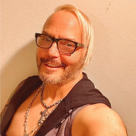 Meet your Posher, Joe - Picture 3 of 17